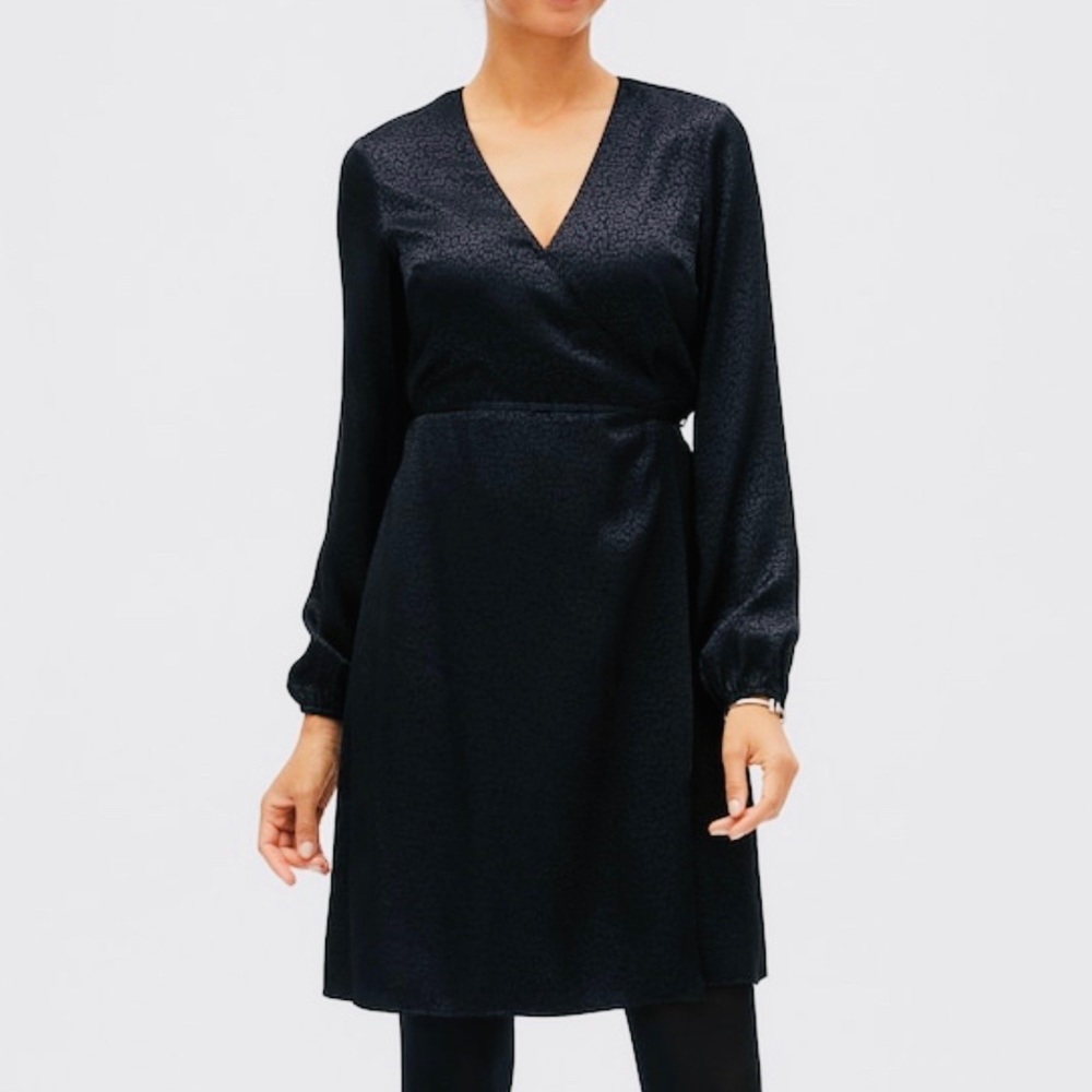 🍋3/$45 NWT Banana Republic Black Wrap Dress